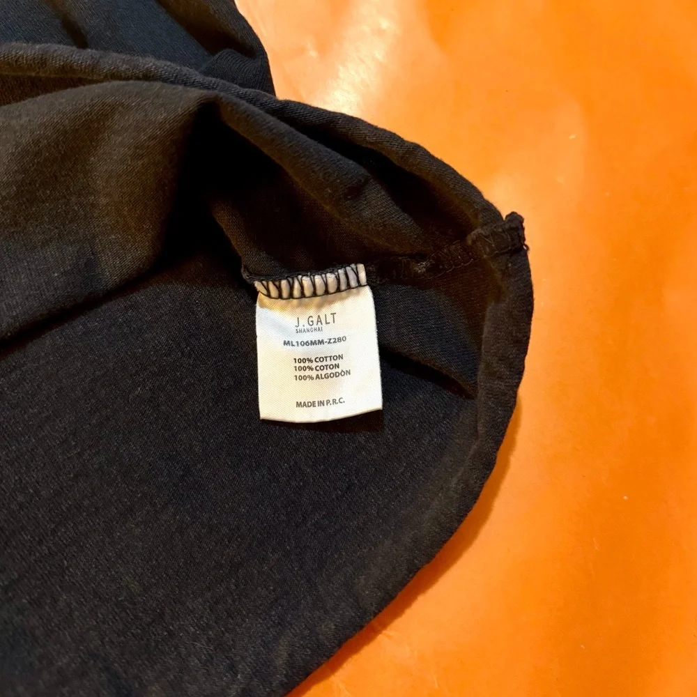 Brandy Melville Dragon Tee, Cropped, Black - Picture 5 of 5